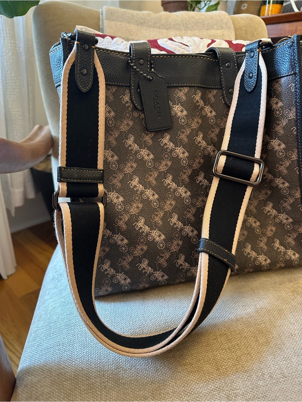 Coach Brown and Black Signature Horse & Carriage Tote - Picture 3 of 7